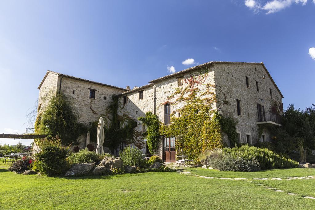Готель Castello Di Petrata Ассізі Екстер'єр фото